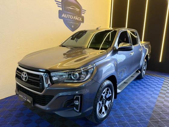 TOYOTA HILUX 2.8 SRX 4X4 CD 16V DIESEL 4P AUTOMÁTICO TOYOTA HILUX 2.8 SRX 4X4 CD 16V DIESEL 4P AUTOMÁTICO